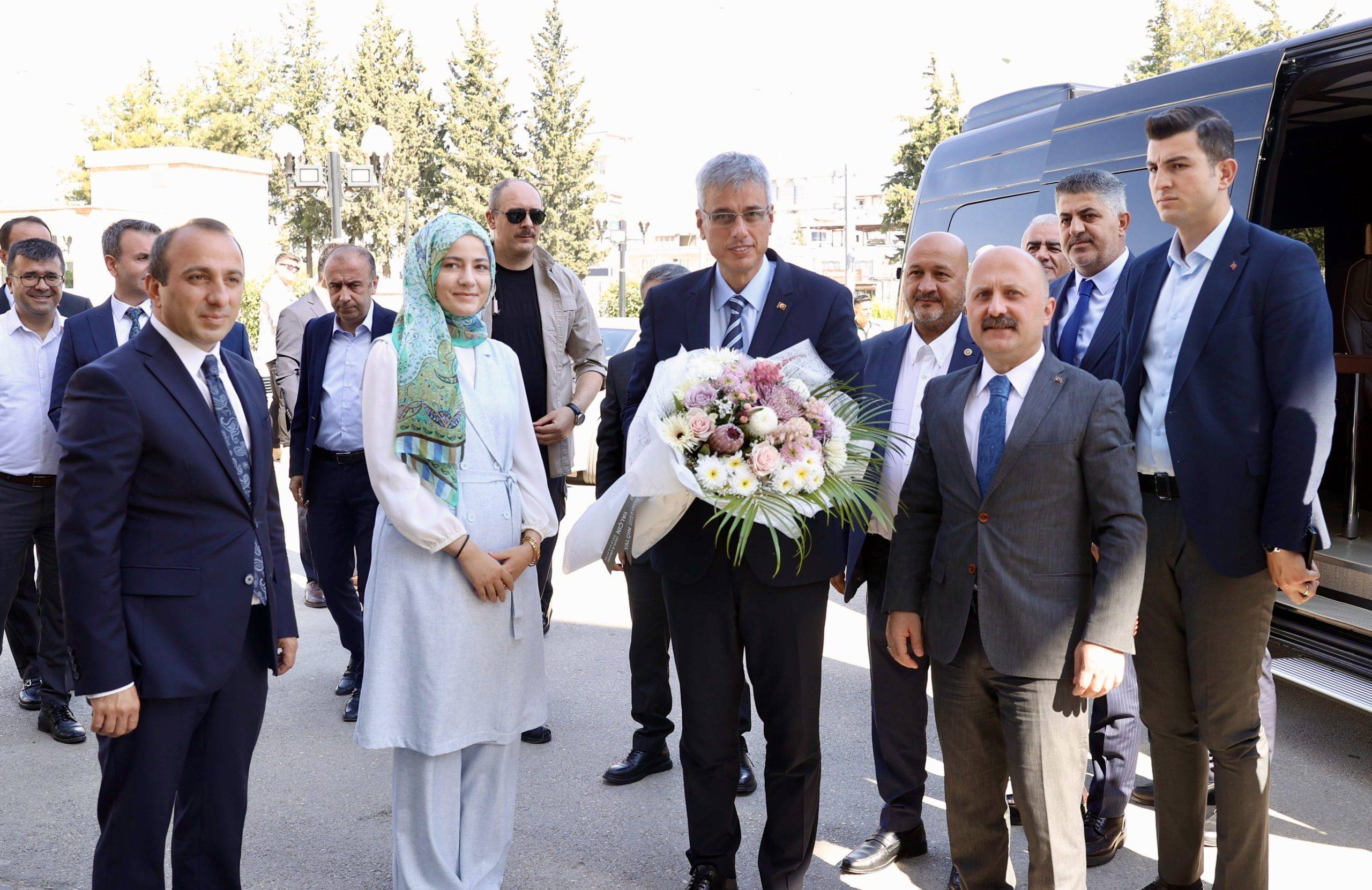 Sağlık Bakanı Kemal Memişoğlu, Adıyaman'da temaslarda bulundu.